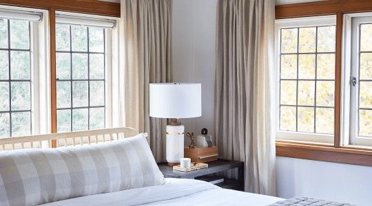 Các mẫu cửa sổ phòng ngủ đẹp và thịnh hành nhất 2025