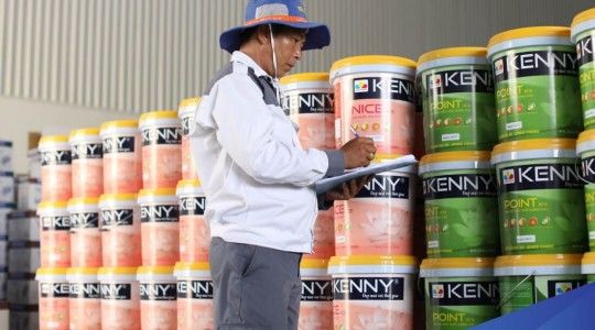 Giải đáp thắc mắc: trời mưa có sơn trong nhà được không?