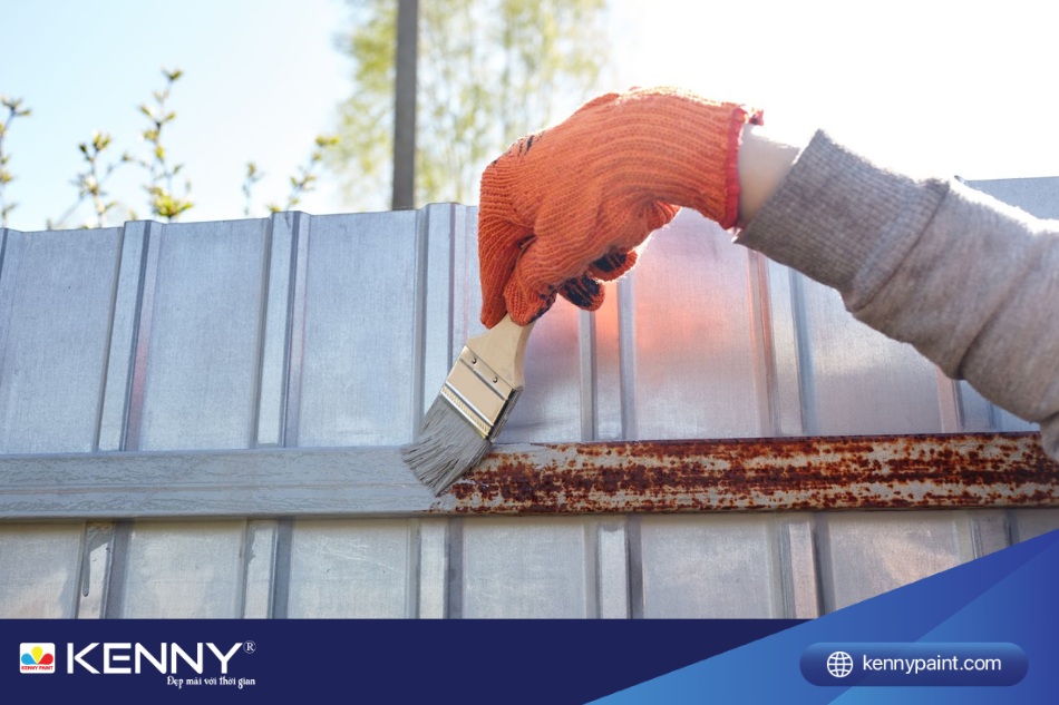 Sơn mạ kẽm là lớp phủ chuyên dụng, giúp bảo vệ kim loại (như sắt, thép) khỏi quá trình oxy hóa và các tác động từ môi trường.