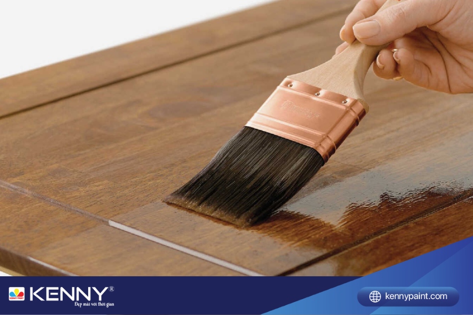 Sơn PU được cấu tạo từ hai thành phần chính là Polyol và Isocyanate