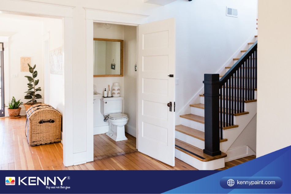 Bạn nên tham khảo ý kiến của chuyên gia phong thủy để xác định được đúng hướng cầu thang