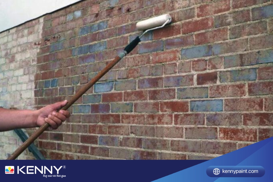 Chống thấm tường gạch là cần thiết, đặc biệt là trong những khu vực có độ ẩm cao hoặc mùa mưa kéo dài.
