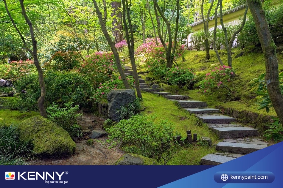 Lối đi vừa là đường dẫn, vừa đóng vai trò quan trọng trong việc phân chia và định hình các khu vực khác nhau của khu vườn.