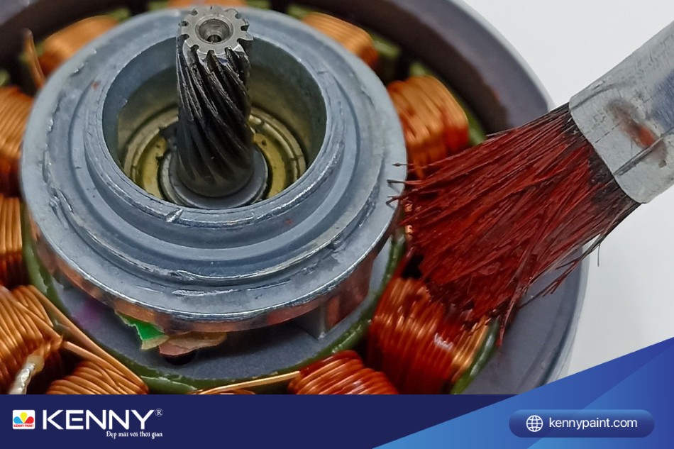 Việc thi công sơn cách điện yêu cầu quy trình chính xác để đảm bảo hiệu quả cách điện tối ưu