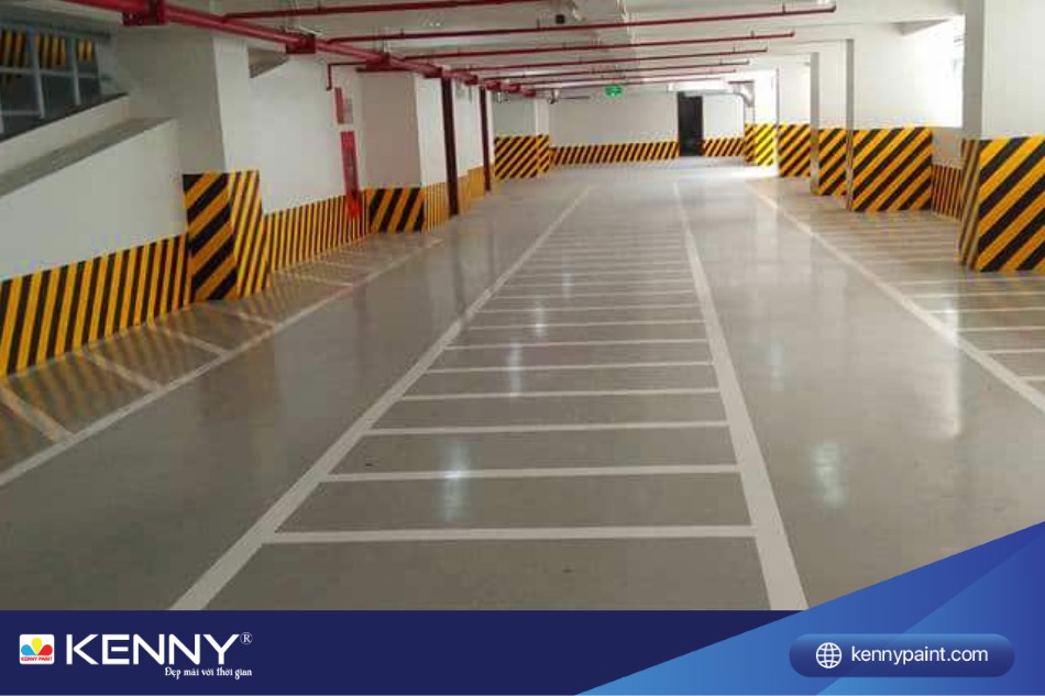 Bảng giá thi công sơn kẻ vạch giao thông tầng hầm phụ thuộc vào nhiều yếu tố khác nhau và tùy theo từng dự án