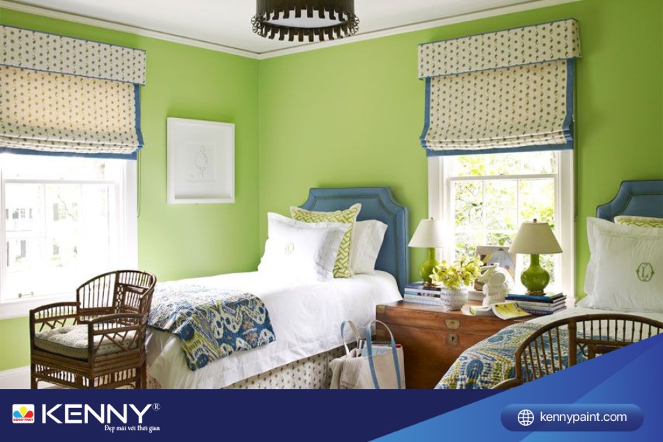 Màu xanh cốm mang cảm giác dịu mát và tươi mới, giúp tạo không gian yên bình và thư giãn cho phòng ngủ.