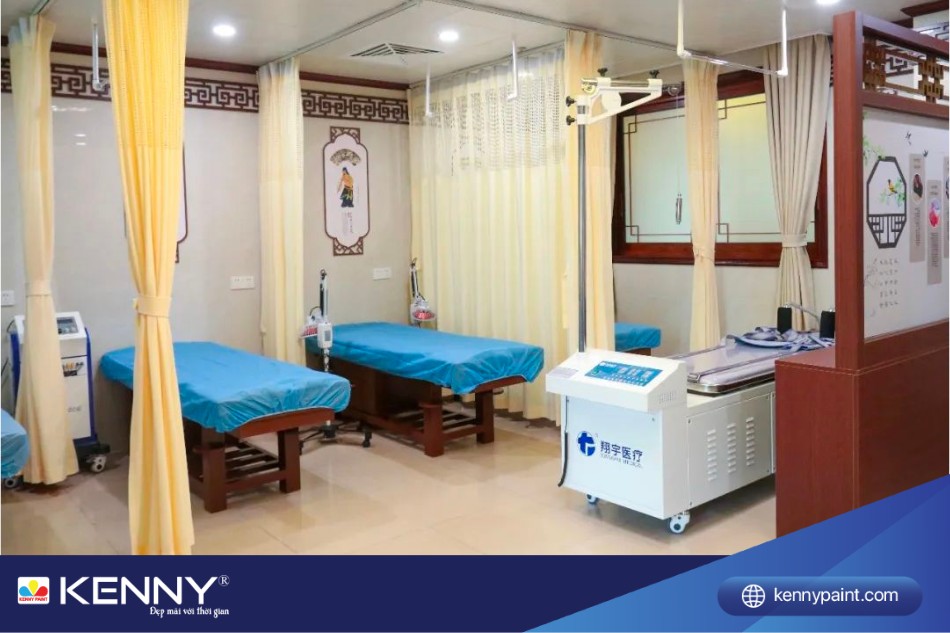 Khu vực điều trị có rèm che đảm bảo sự riêng tư