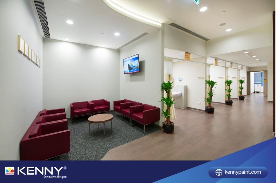 Phòng chờ được sắp xếp những chiếc ghế giúp bệnh nhân thoải mái trong lúc chờ đợi