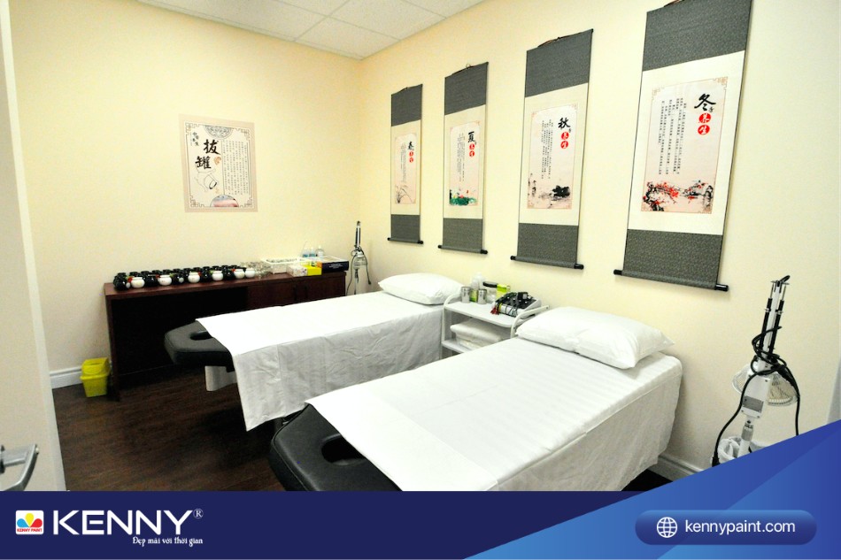 Phòng điều trị với đầy đủ các thiết bị cần thiết