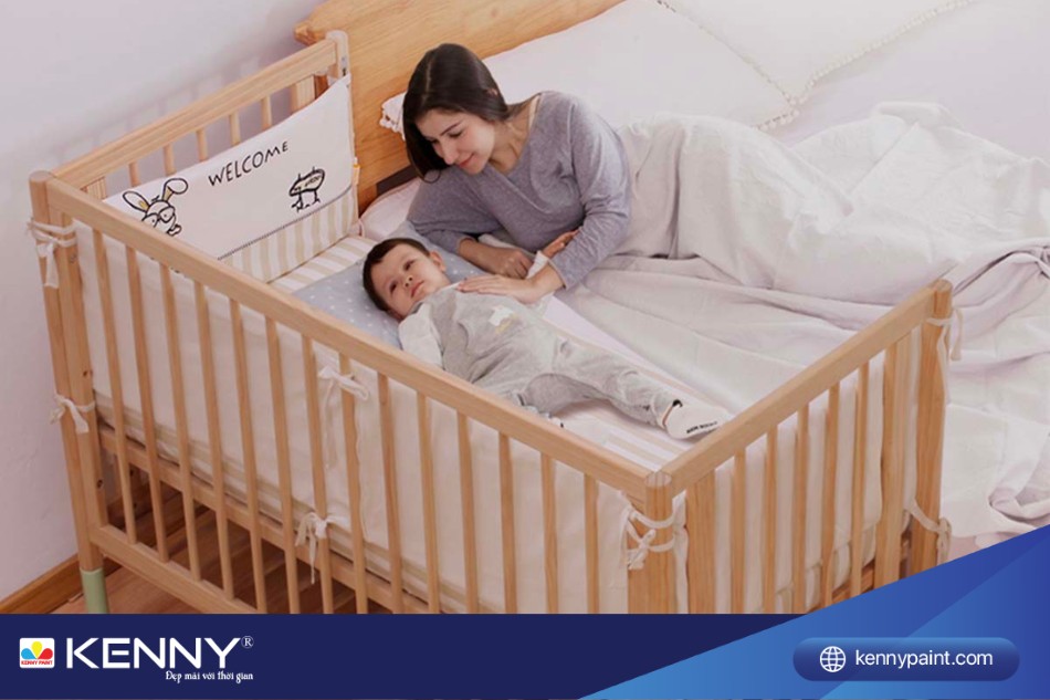 Cũi để cạnh giường giúp dễ chăm sóc em bé