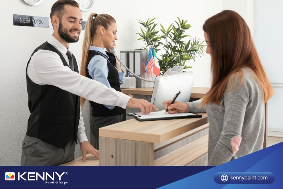 Khách sạn nhỏ có thể dùng quầy lễ tân nhỏ nhưng vẫn đầy đủ công năng